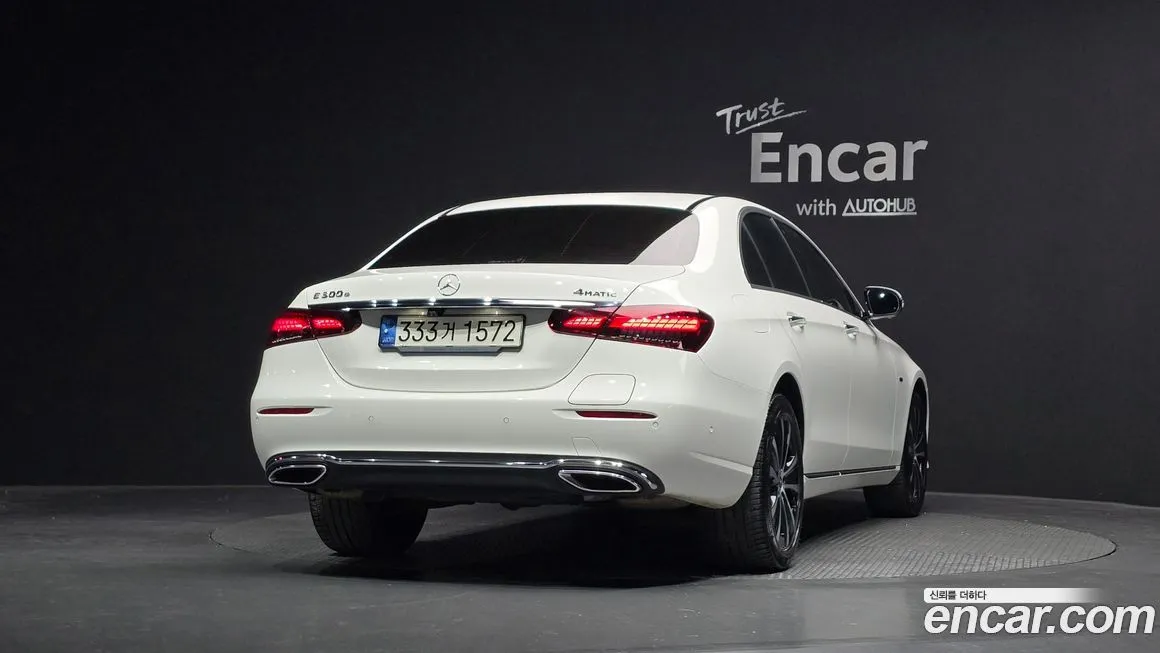 Mercedes-Benz E-Class — фото 4