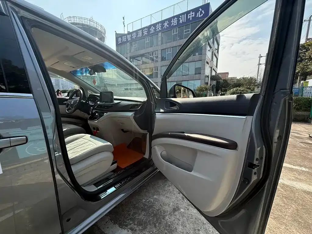 Buick GL8 2021 из CN, фото 4