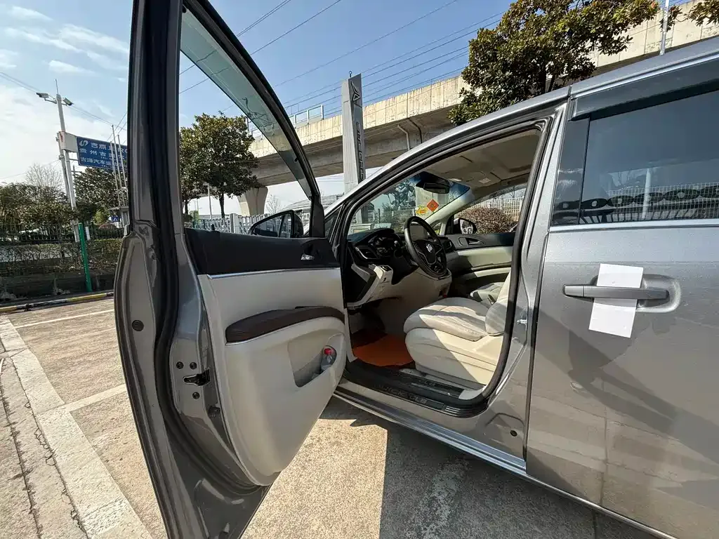 Buick GL8 2021 из CN, фото 10