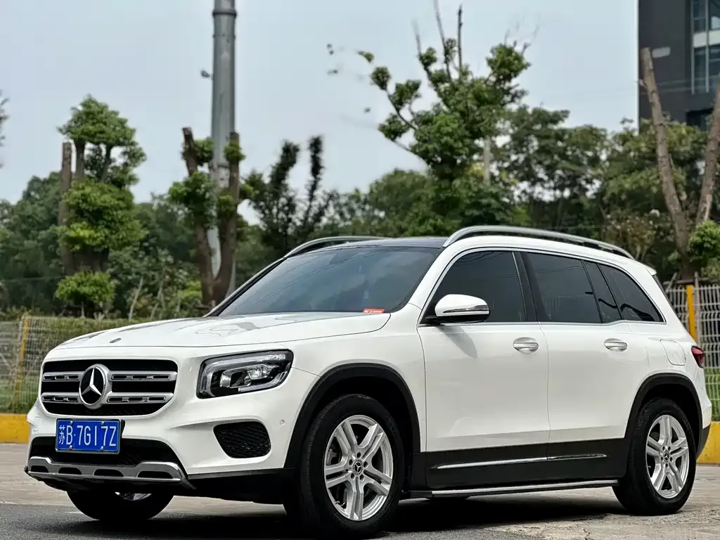 Mercedes-Benz GLB — фото 1