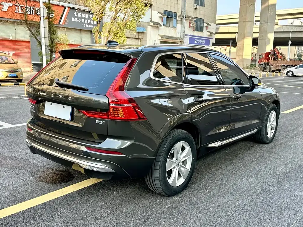 Volvo XC60 — фото 7