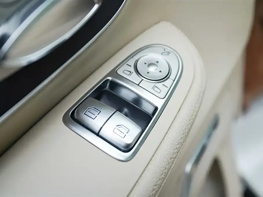 Mercedes-Benz V-Class 2024 из CN, фото 7