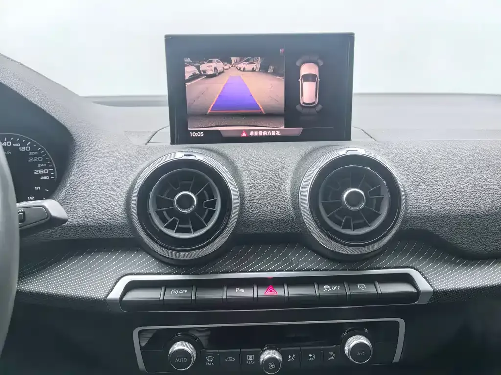 Audi Q2L 2023 из CN, фото 10