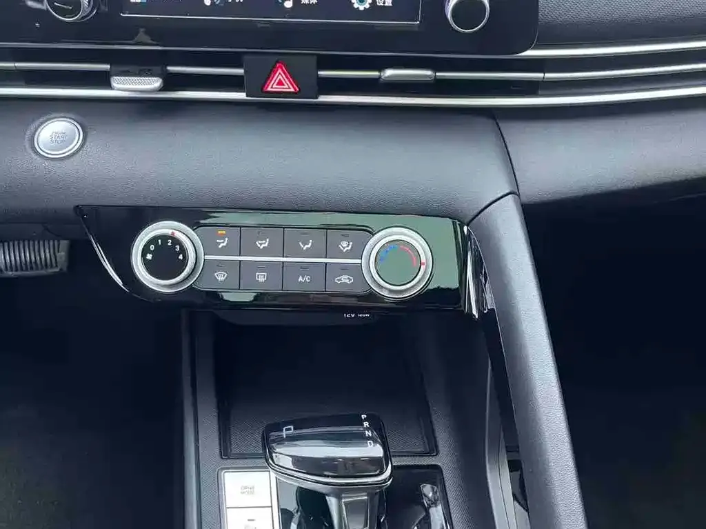 Hyundai Elantra 2022 из CN, фото 9