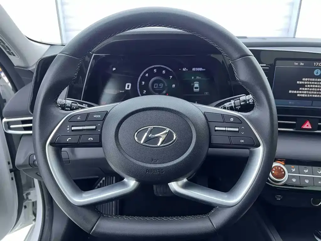 Hyundai Elantra 2022 из CN, фото 4