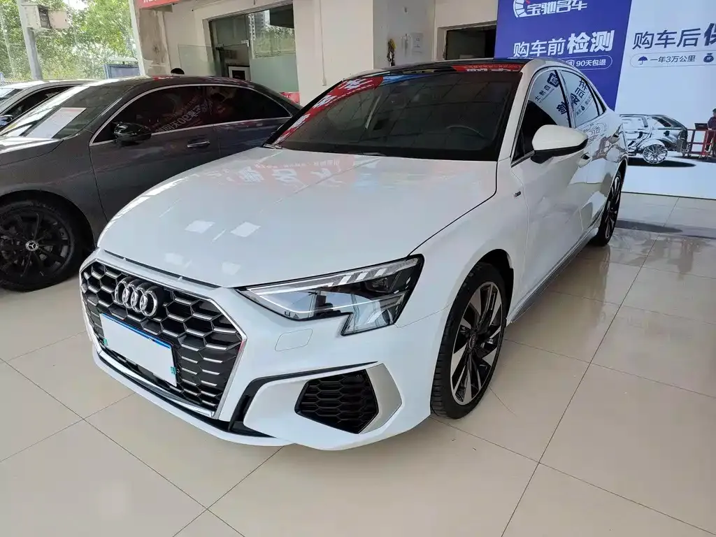 Audi A3 2023 из CN, фото 1