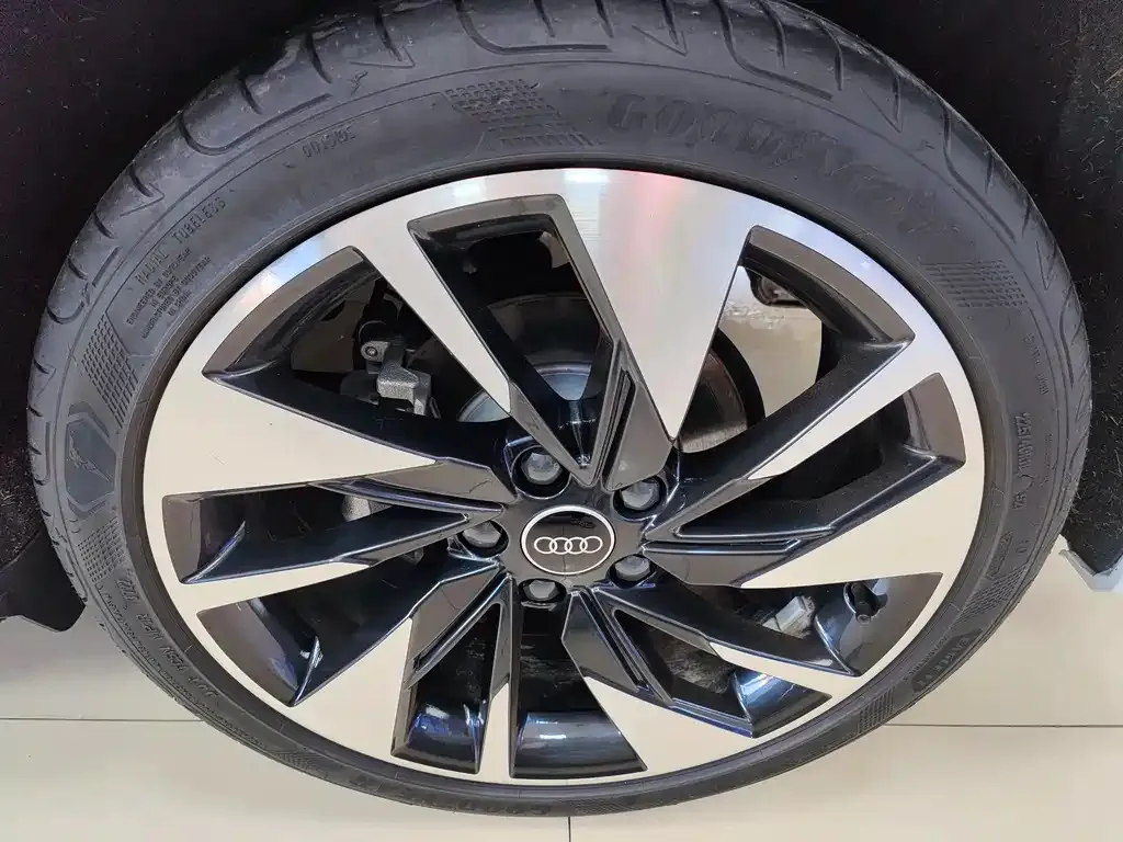 Audi A3 2023 из CN, фото 10