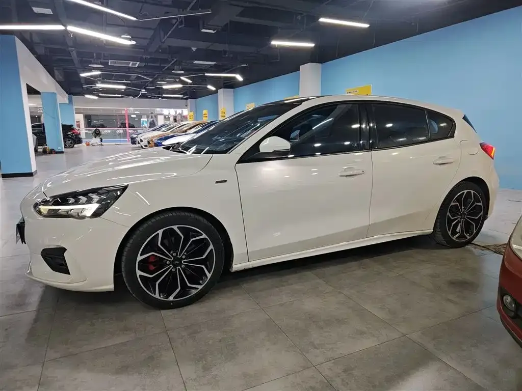 Ford Focus 2021 из CN, фото 5
