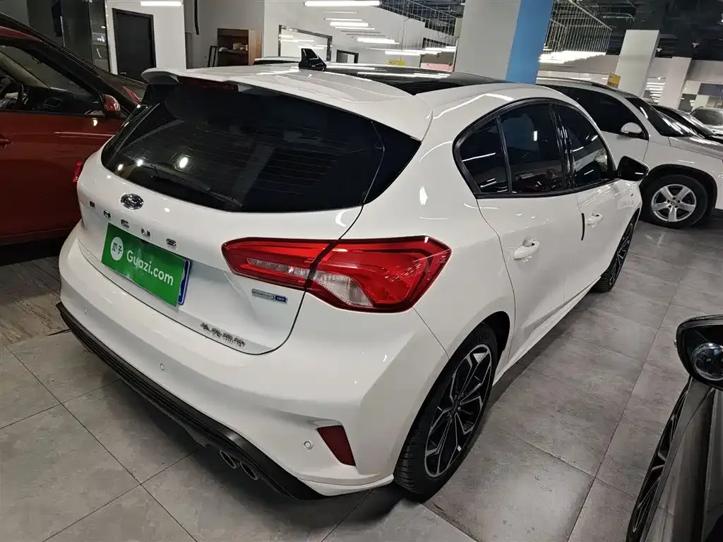 Ford Focus 2021 из CN, фото 2