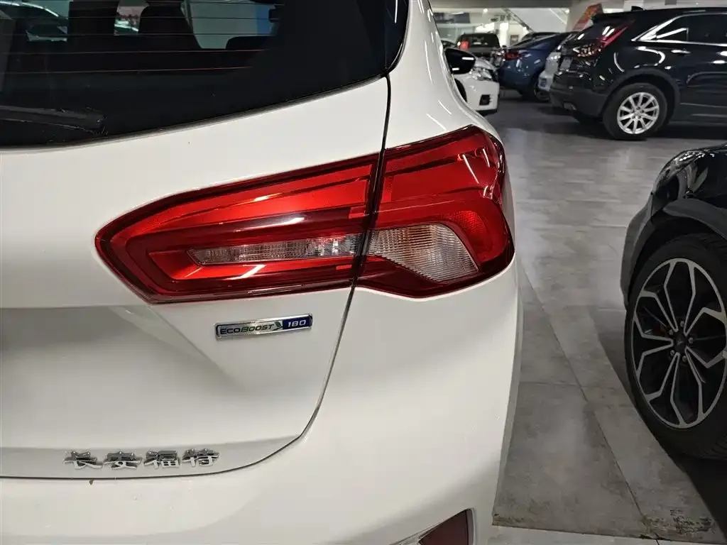 Ford Focus 2021 из CN, фото 3