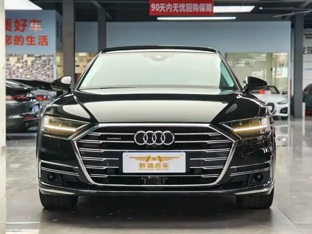 Audi A8 2022 из CN, фото 2