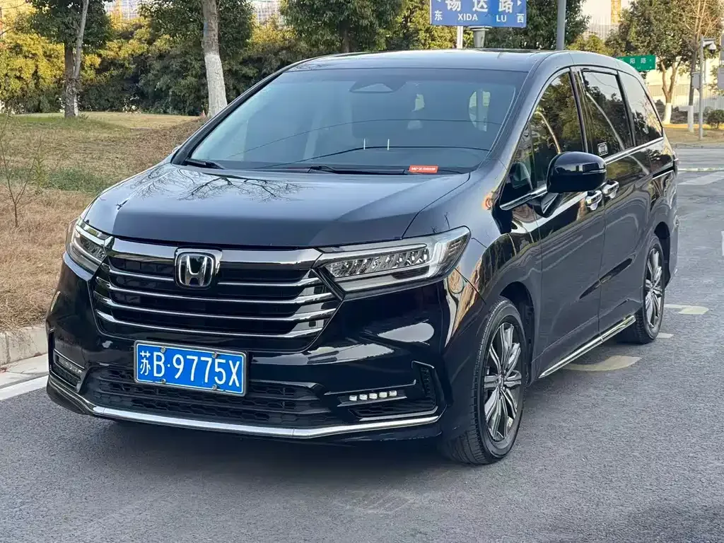 Honda Odyssey — фото 1