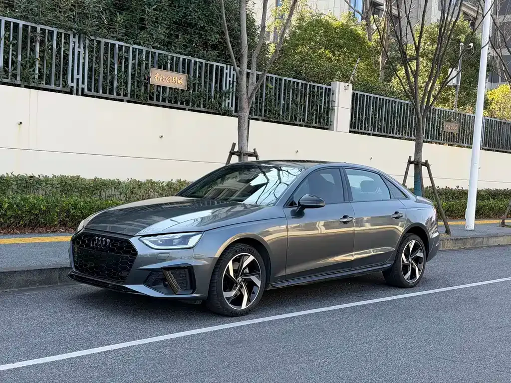 Audi A4L 2023 из CN, фото 1