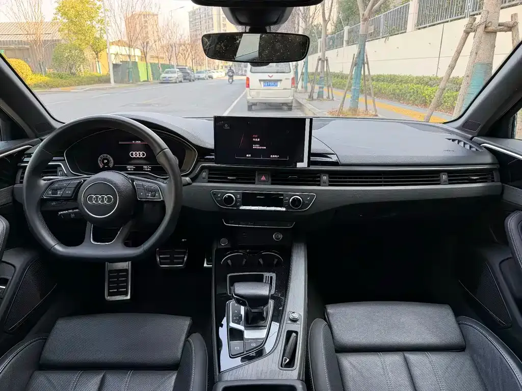 Audi A4L 2023 из CN, фото 5
