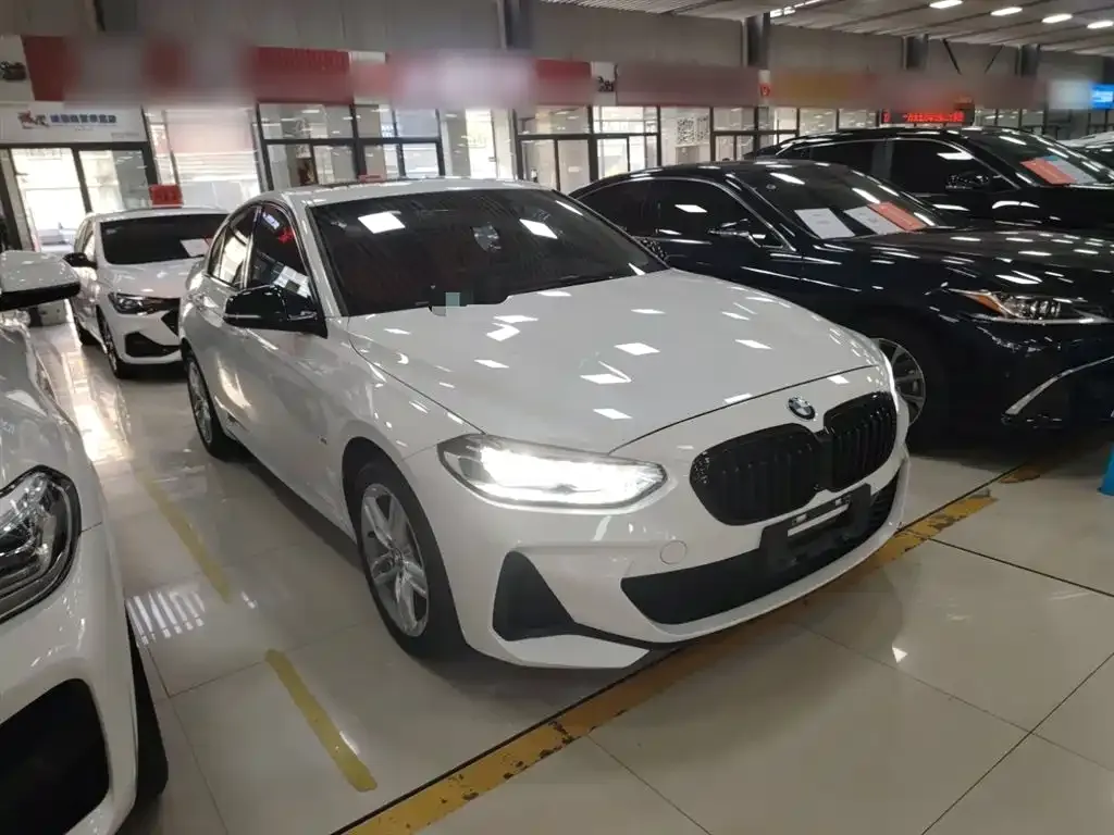 BMW 1 Series 2022 из CN, фото 2