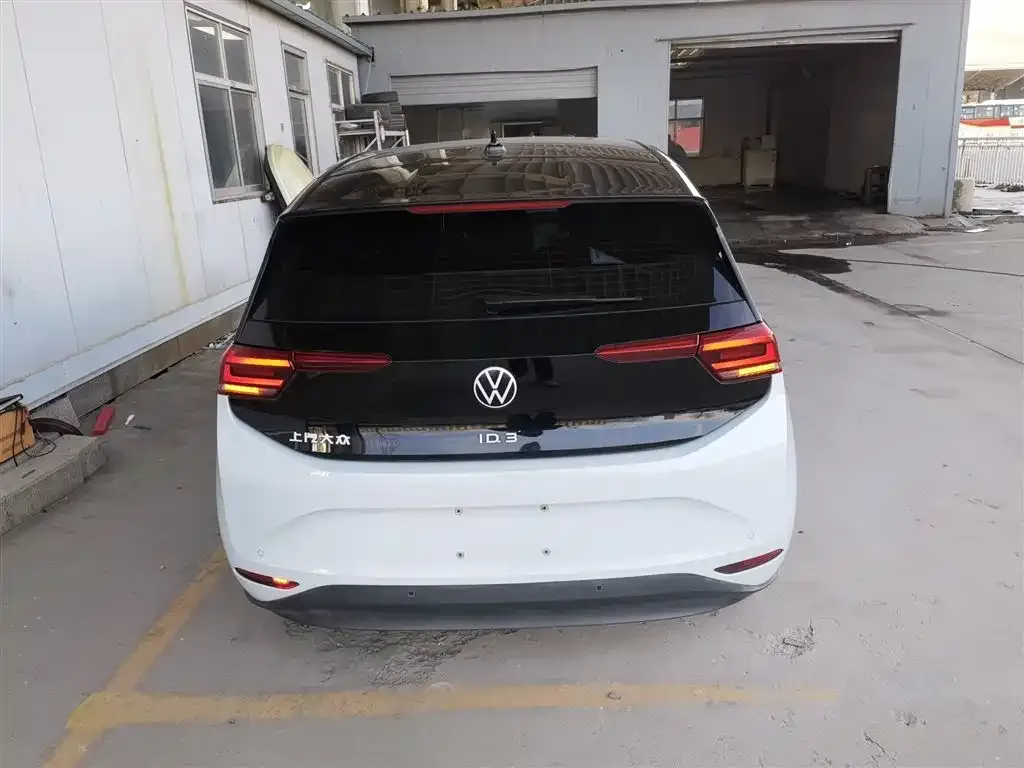 Volkswagen ID.3 — фото 6