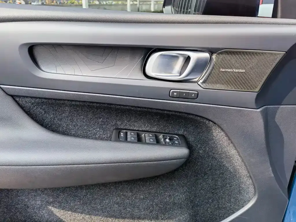 Volvo C40 2023 из CN, фото 5