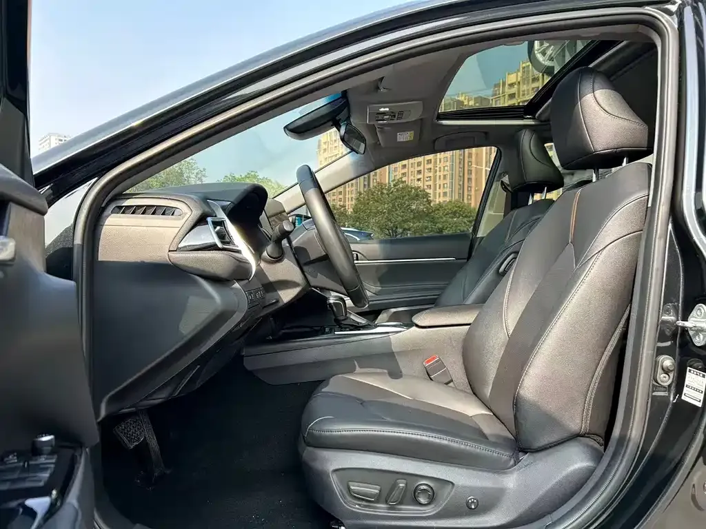 Toyota Camry 2022 из CN, фото 8