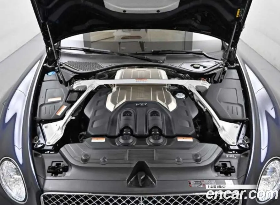 Bentley Continental 2023 из KR, фото 10