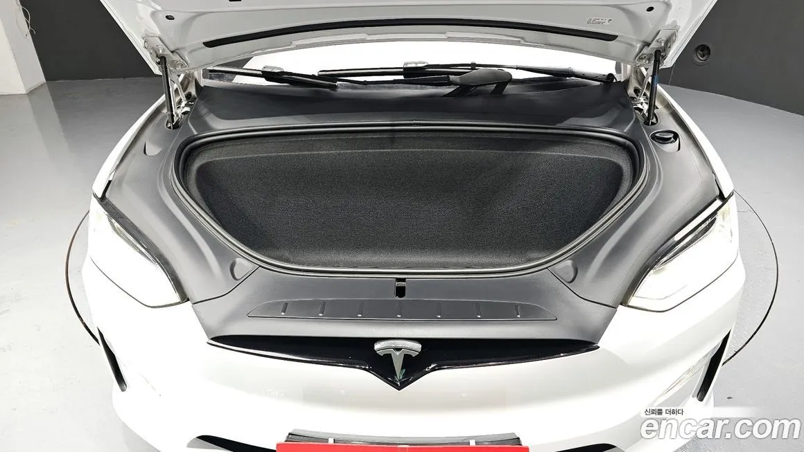 Tesla Model X 2023 из KR, фото 10