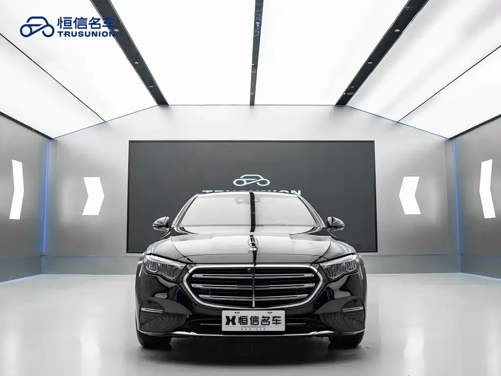 Mercedes-Benz E-Class — фото 2
