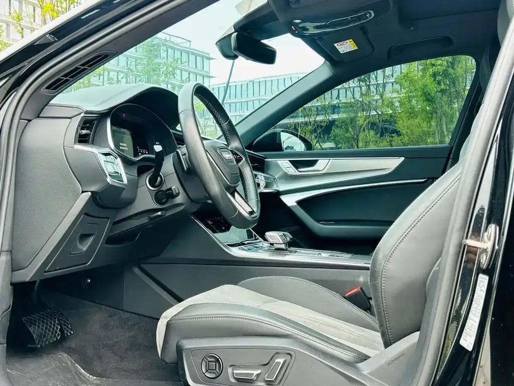 Audi A6L 2025 из CN, фото 8