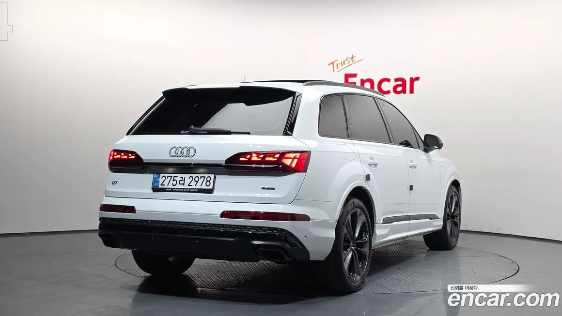 Audi Q7 — фото 5