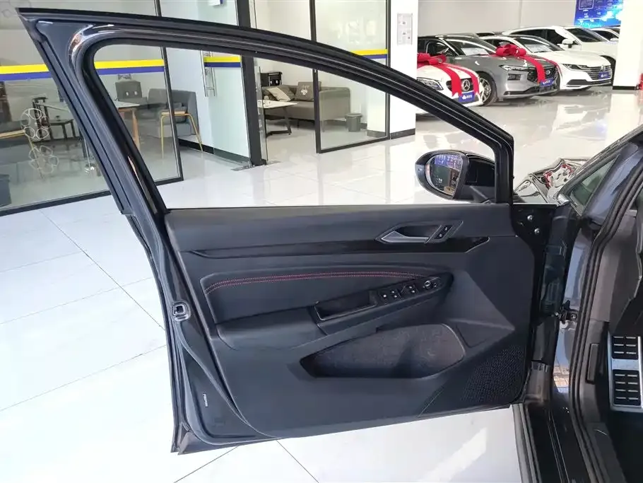 Volkswagen Golf GTI 2023 из CN, фото 5