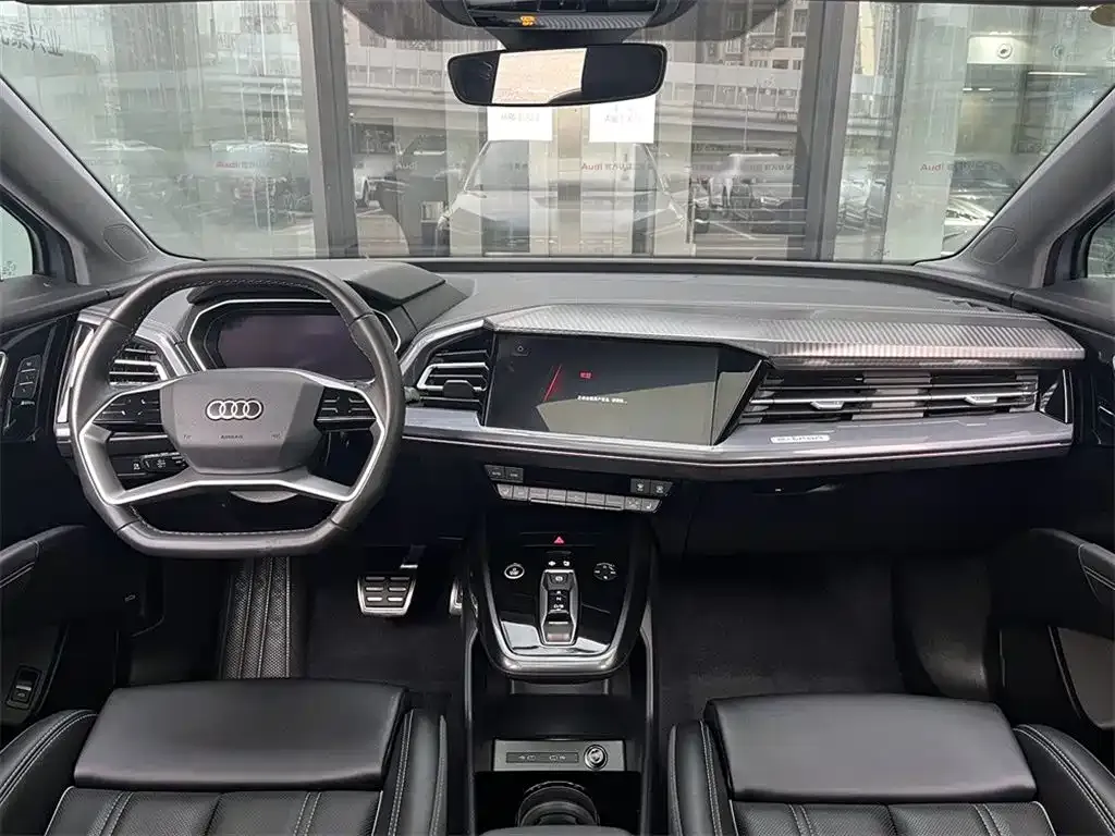 Audi Q4 e-tron — фото 6