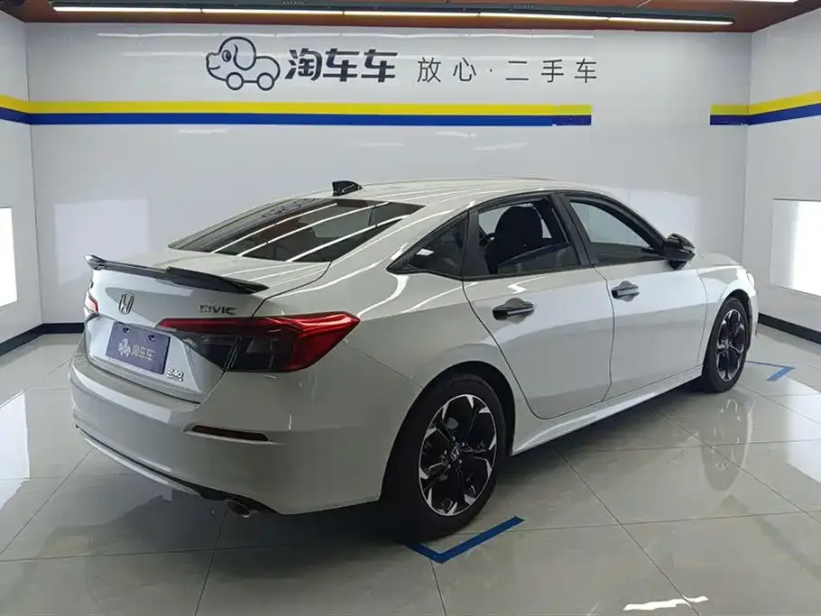 Honda Civic — фото 7