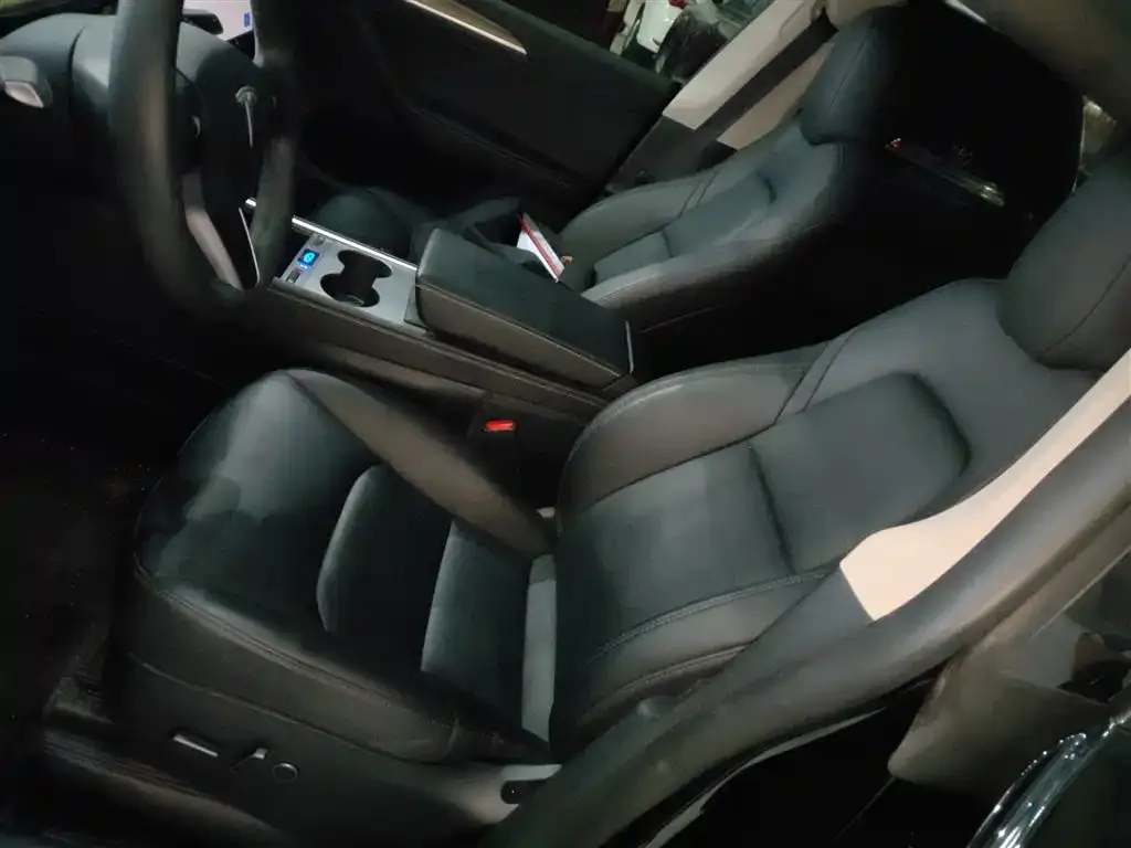 Tesla Model Y 2023 из CN, фото 5