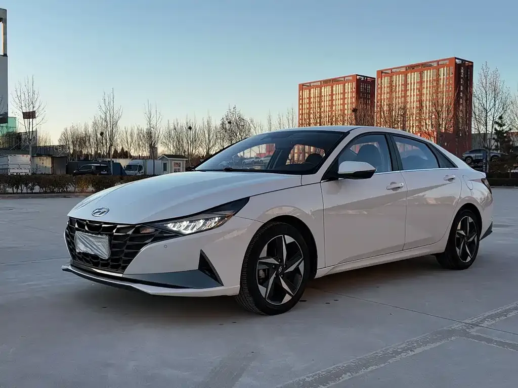 Hyundai Elantra 2022 из CN, фото 1