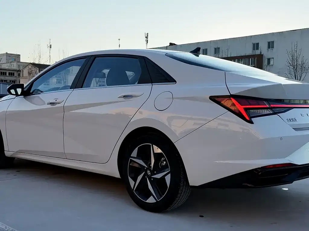 Hyundai Elantra 2022 из CN, фото 3