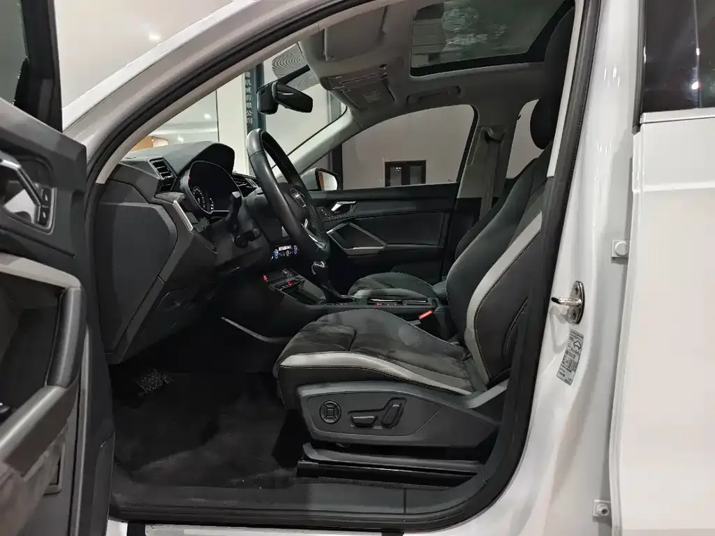 Audi Q3 2021 из CN, фото 3
