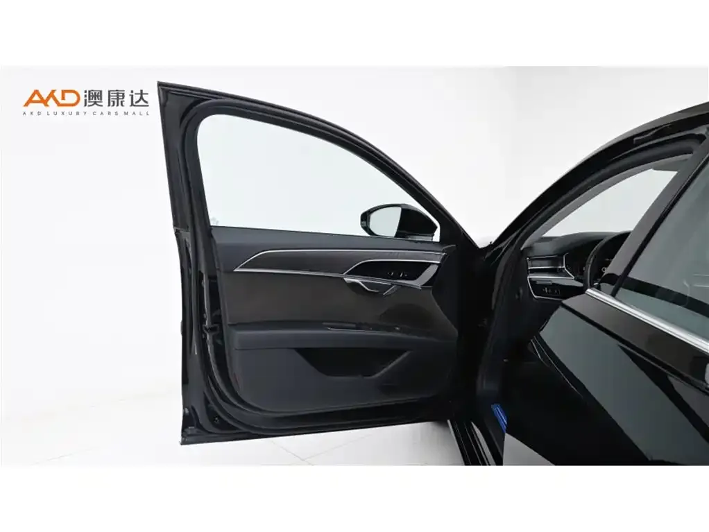 Audi A8 2021 из CN, фото 7