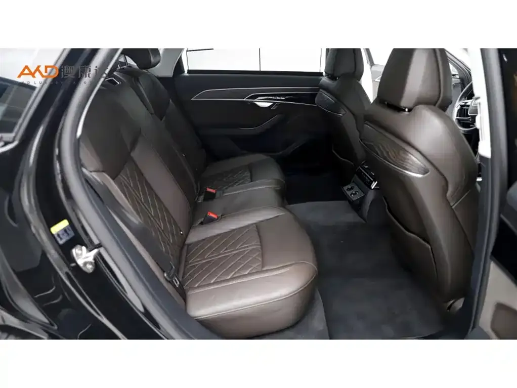 Audi A8 2021 из CN, фото 4