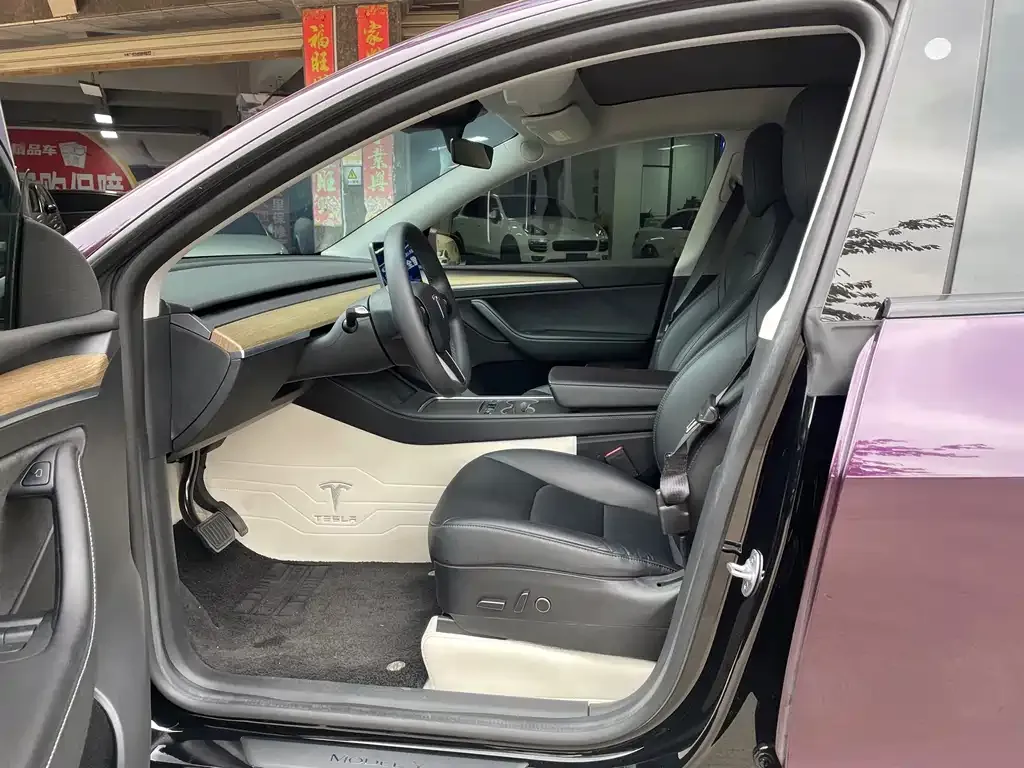 Tesla Model Y 2023 из CN, фото 4