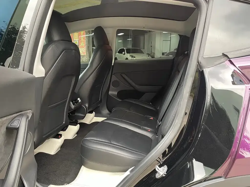 Tesla Model Y 2023 из CN, фото 3
