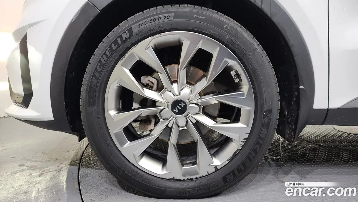 Kia Sorento — фото 10
