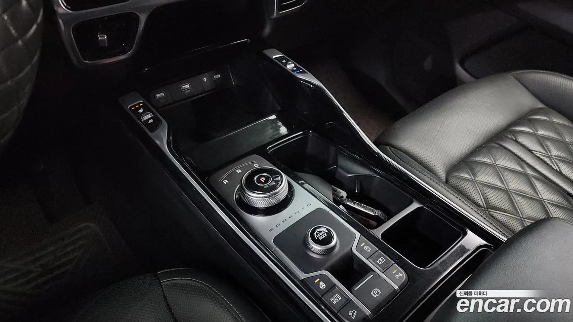 Kia Sorento — фото 9