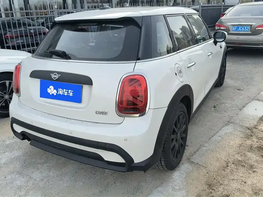 MINI Cooper (3-door) 2023 из CN, фото 4