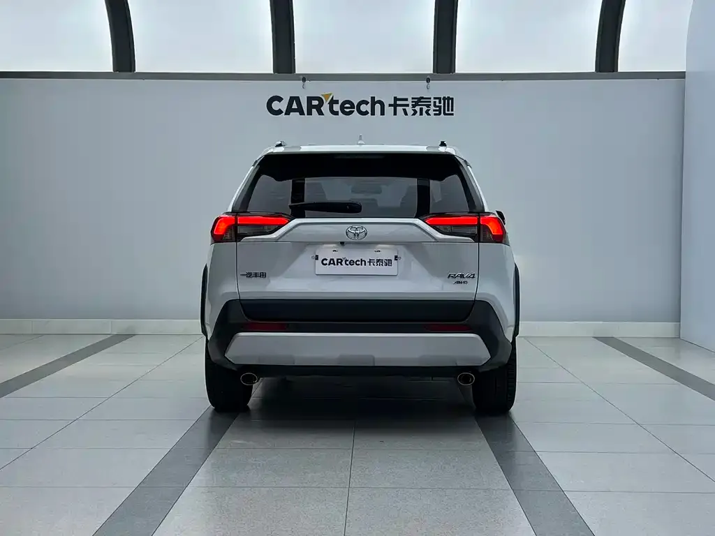 Toyota RAV4 2023 из CN, фото 5