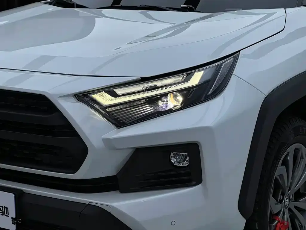 Toyota RAV4 2023 из CN, фото 6