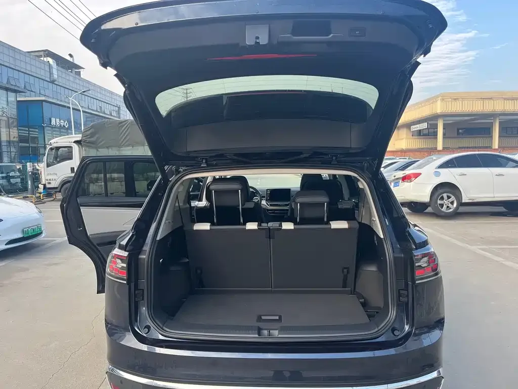 Volkswagen ID.6 Crozz 2024 из CN, фото 9