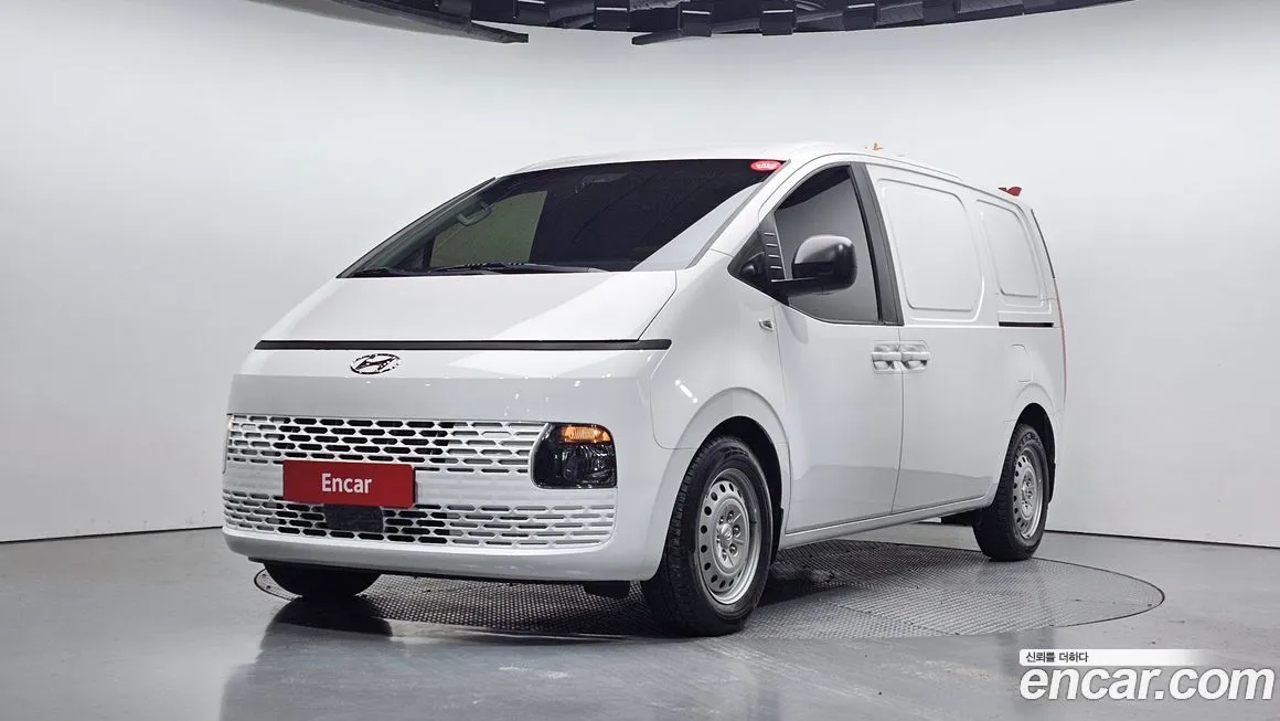 Hyundai Staria — фото 1