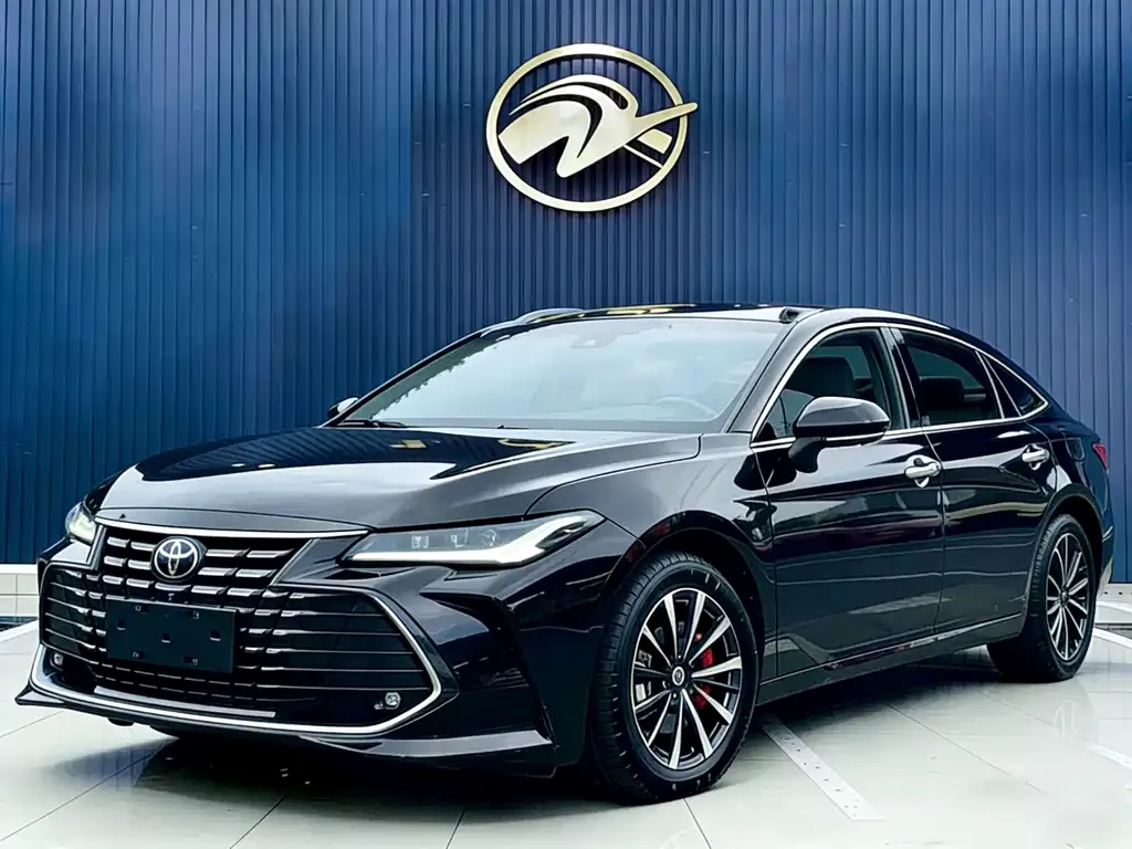 Toyota Avalon — фото 1