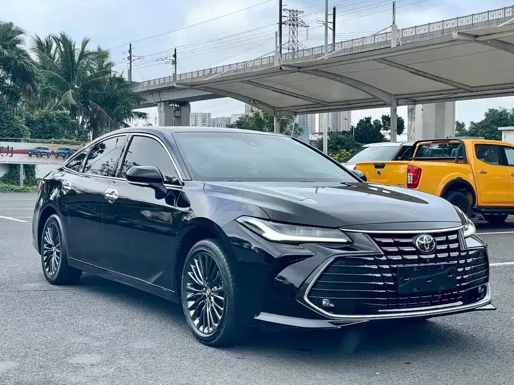 Toyota Avalon — фото 4