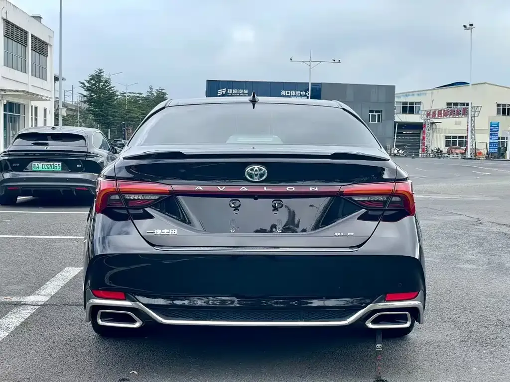 Toyota Avalon — фото 5