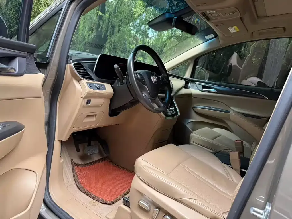 Buick GL8 2021 из CN, фото 2