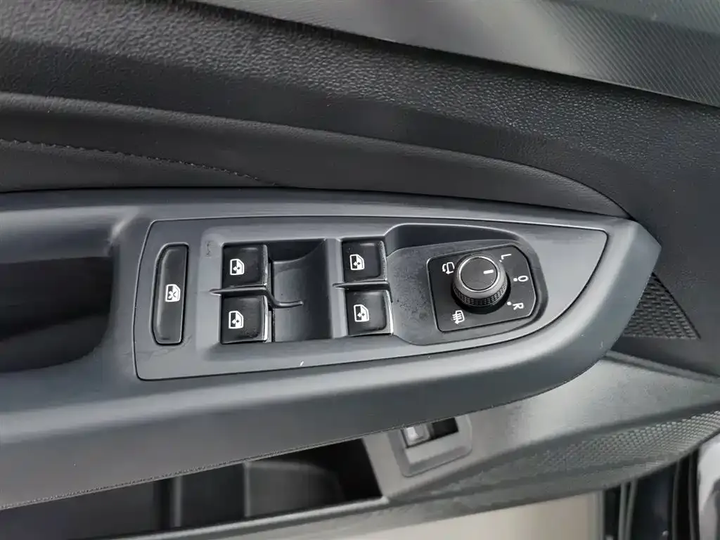 Volkswagen Passat — фото 6